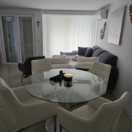 Apartman Stella Рованьска Екстер'єр фото