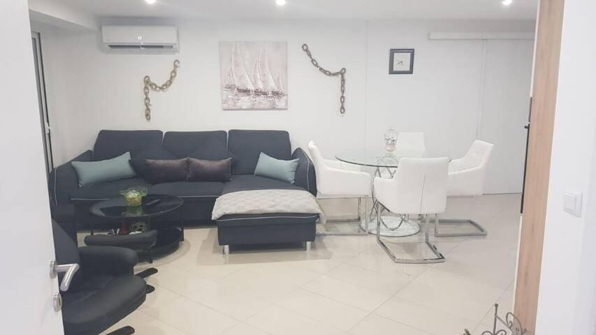 Apartman Stella Рованьска Екстер'єр фото