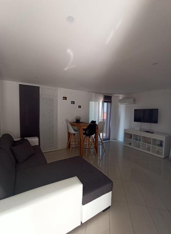 Apartman Stella Рованьска Екстер'єр фото